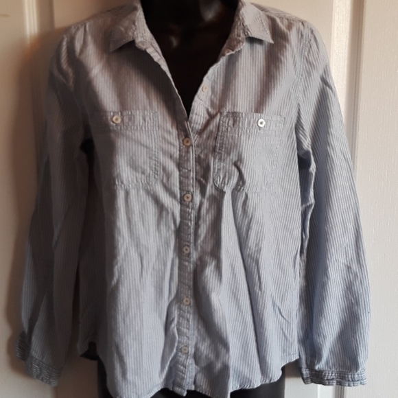 🔥HOT DEAL🔥New Seductions button up striped blouse - Picture 2 of 6